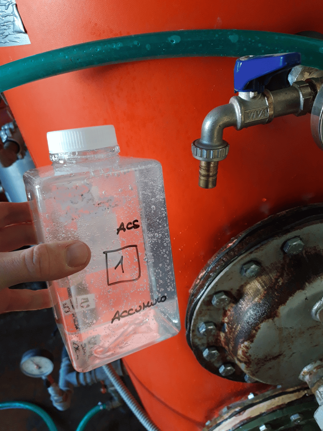 campione d'acqua per analisi della salmonella