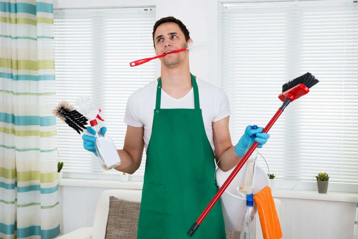 Le pulizie non sono un affare da uomini?